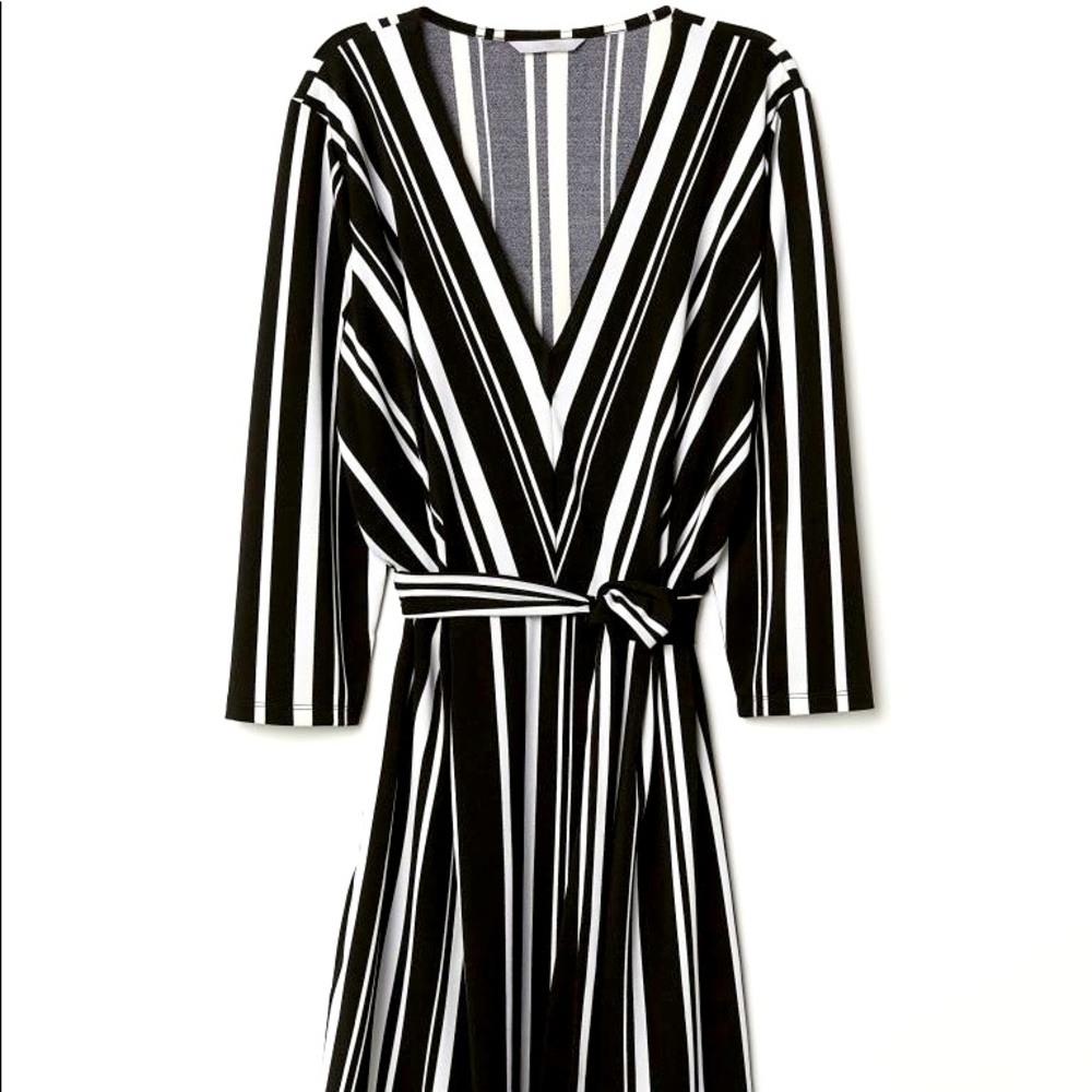 H&M Black and white striped dress with POCKETS